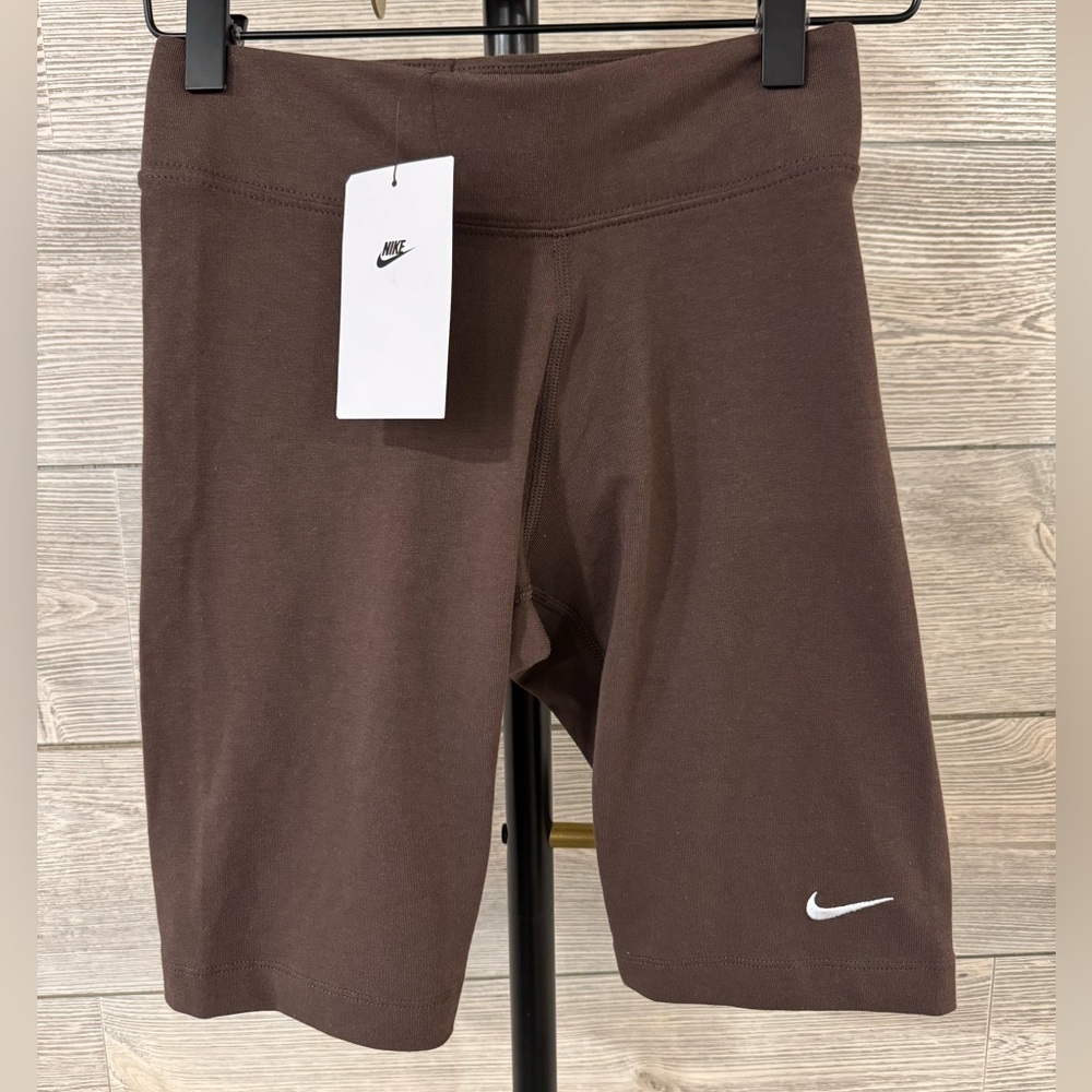 NWT 🎉 Nike Sportsware 10” Cacao Essential Biker Shorts- Mid Rise